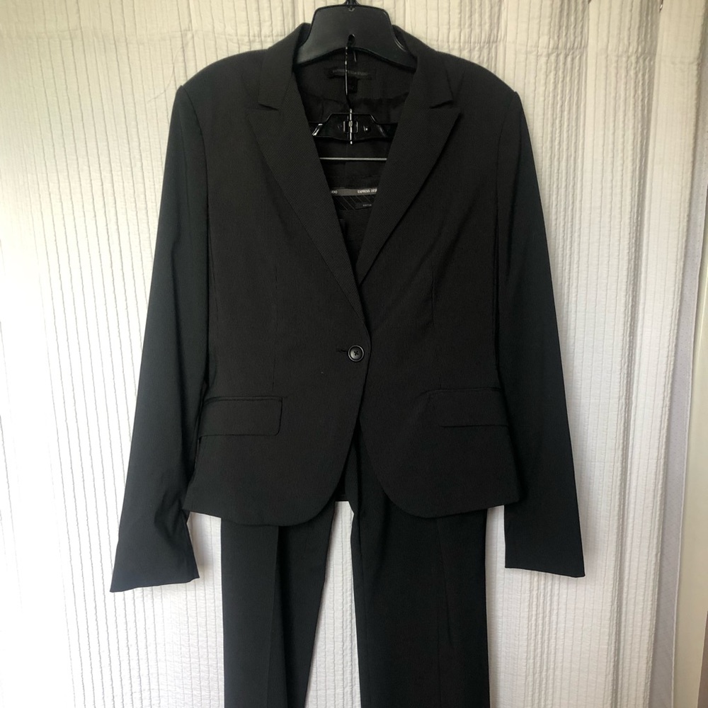 Express Women’s suit